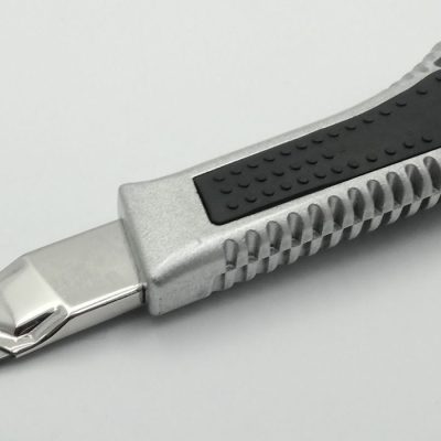 کاتر مدل D-10 به همراه 10عدد تیغه یدک