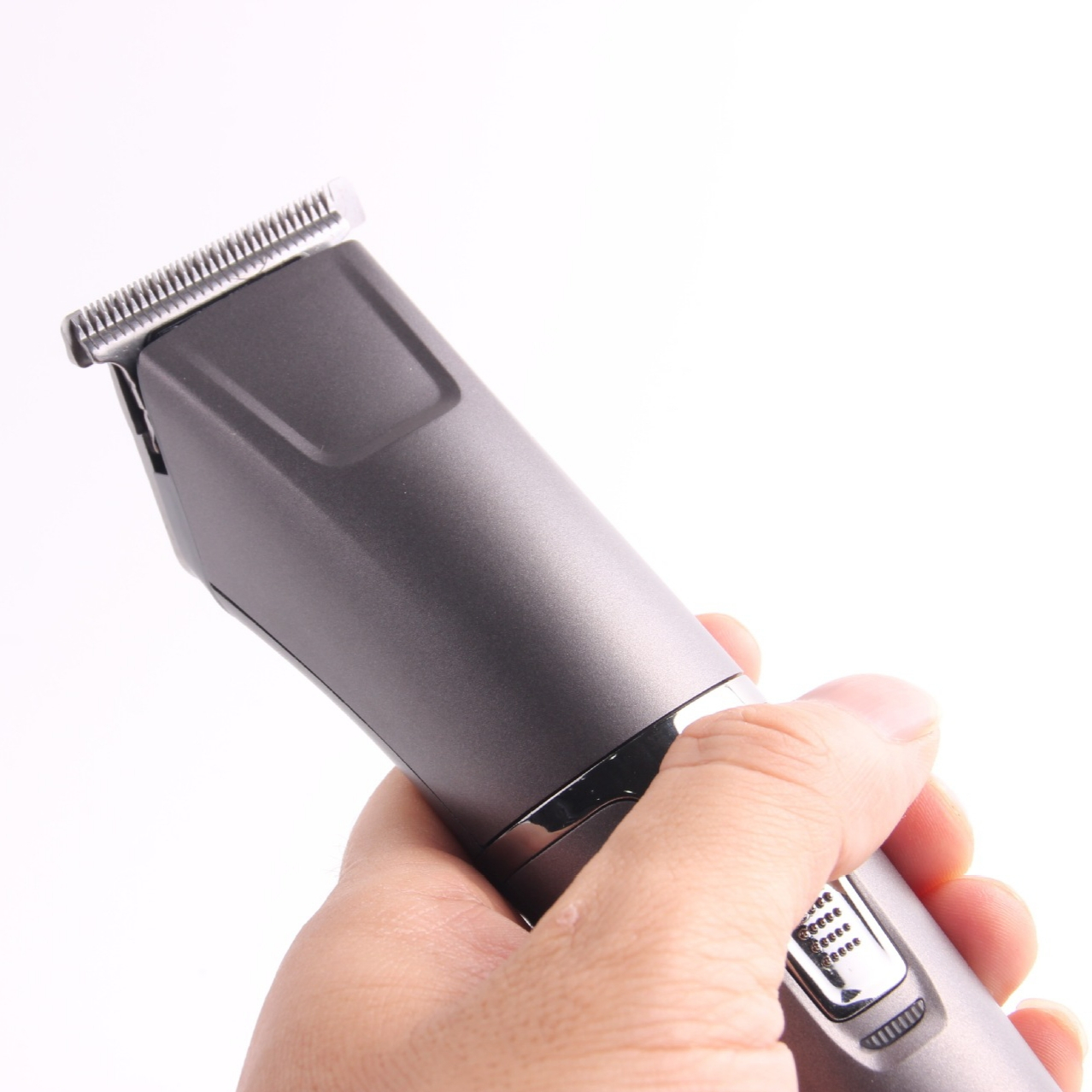 ماشین اصلاح موی سر و صورت و بدن جیمی مدل 666 ماشین اصلاح موی سر و صورت و بدن جیمی مدل 666