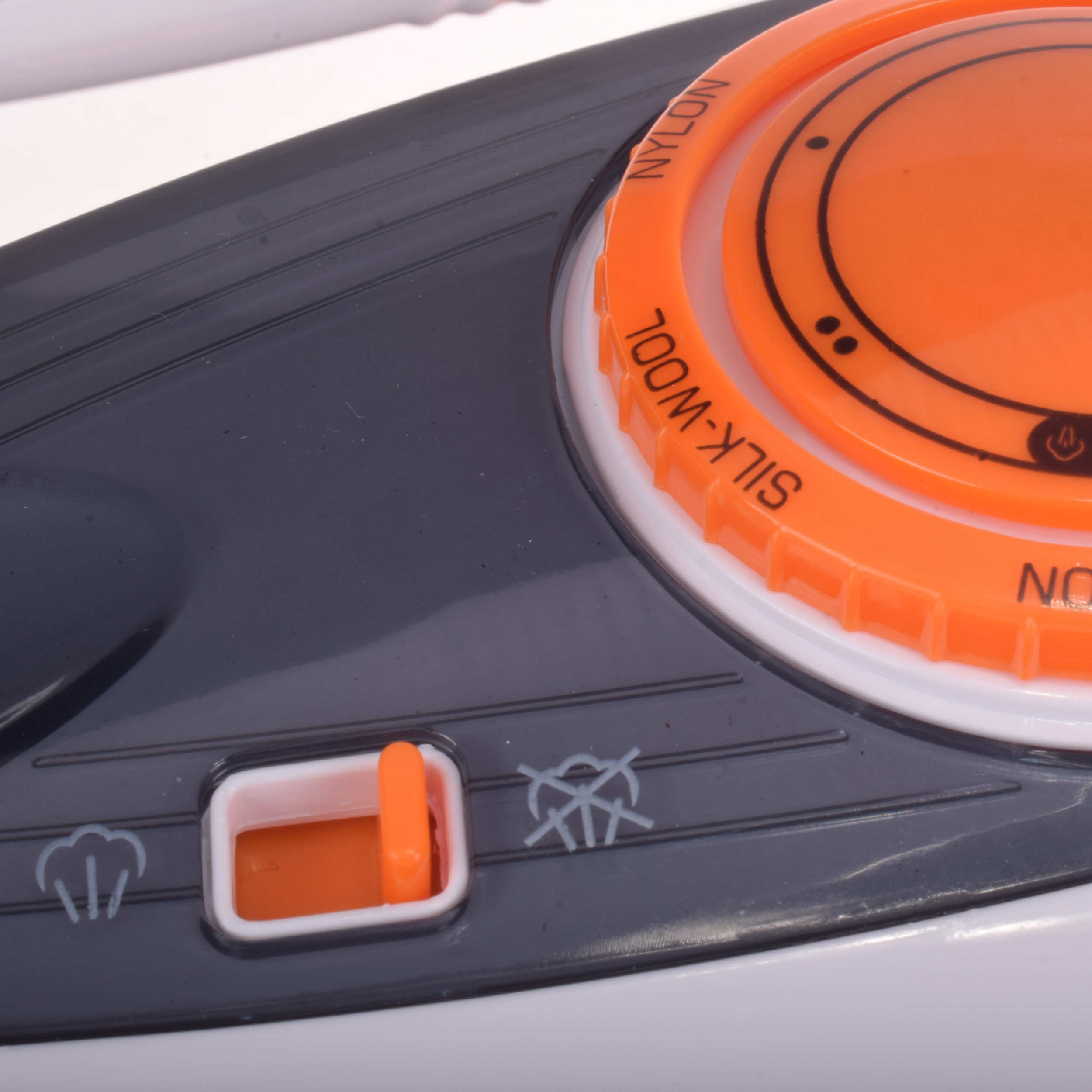 اتو بخار دی اس پی مدل kd1068 اتو بخار دی اس پی مدل kd1068