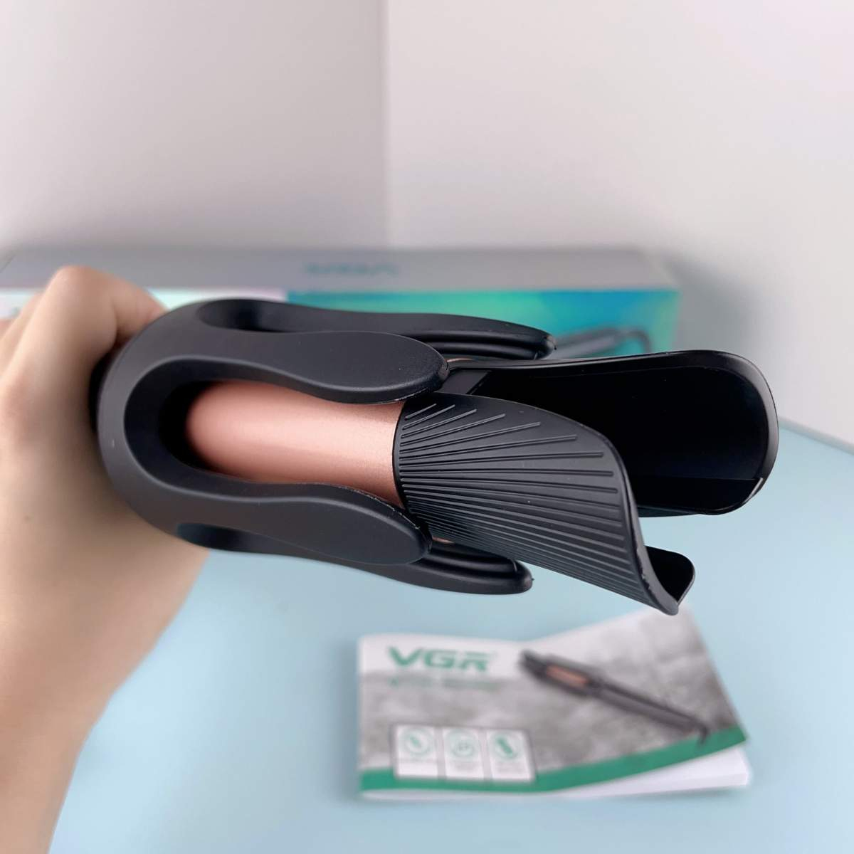 فر کننده و حالت دهنده مو وی جی ار مدل V-581 فر کننده و حالت دهنده مو وی جی ار مدل V-581